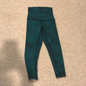 Lululemon Wonder Under Crops High Waist Sz 6 Grn